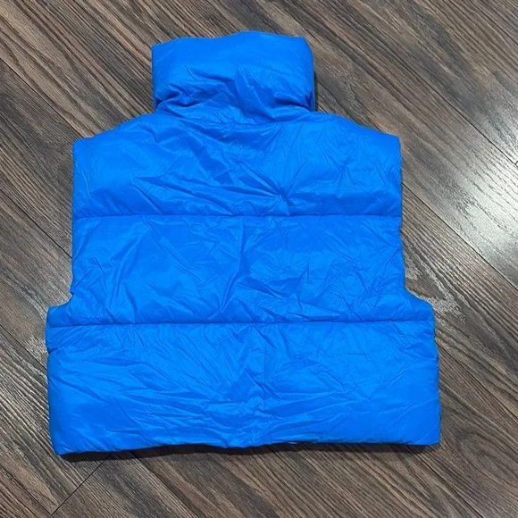 Vibrant Crop Blue Puffer Vest (size small with 2 pockets) - Picture 4 of 4